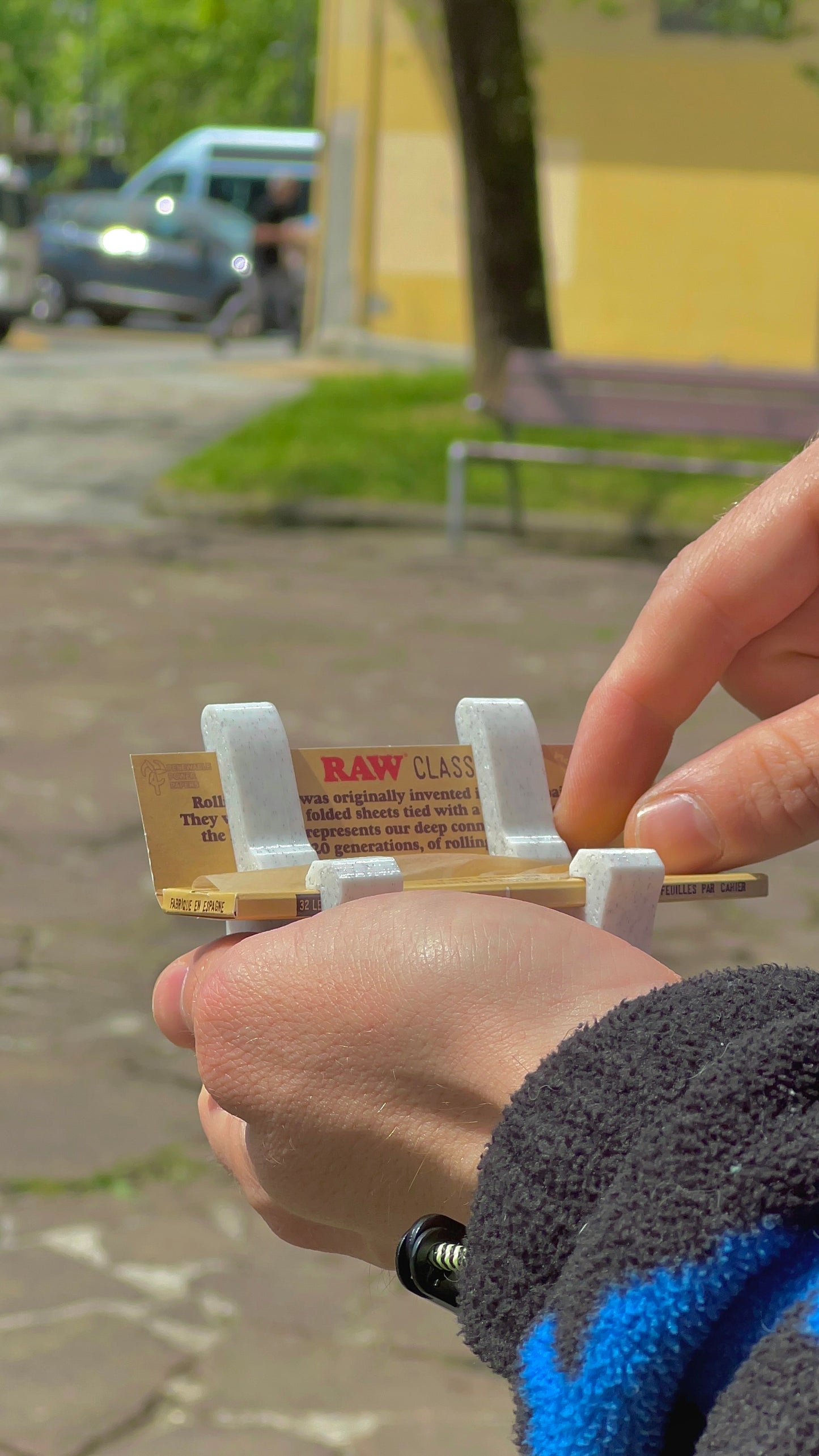 Benchroll – Mini soporte urbano 3D para librillos | Accesorio práctico y original