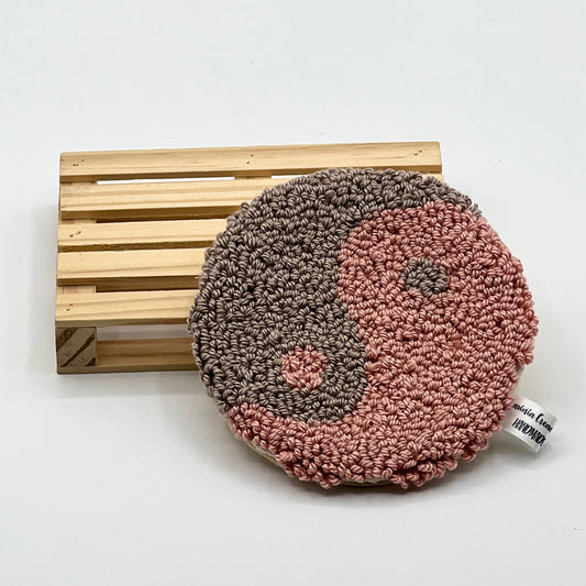Posavasos punch needle Ying-Yang - Shikworks