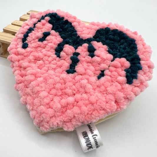 Posavasos punch needle corazón llamas rosa - Shikworks
