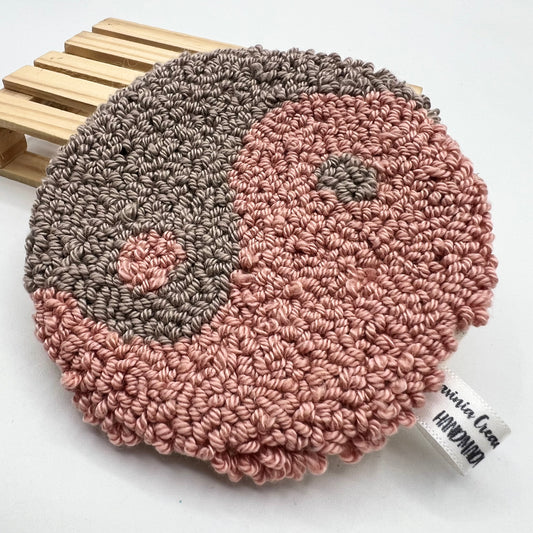 Posavasos punch needle Ying-Yang - Shikworks