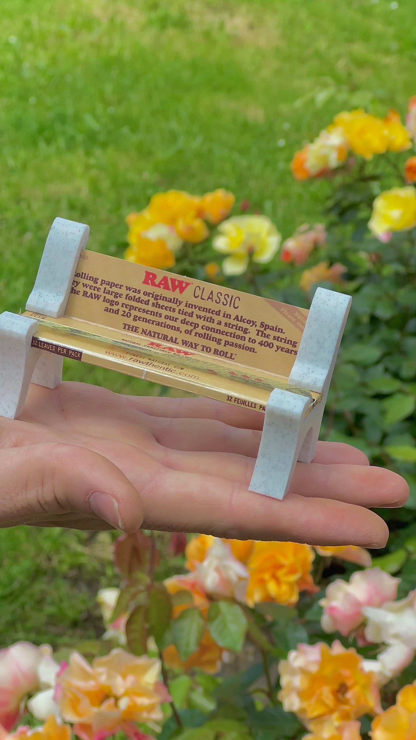 Benchroll – King-size booklet holder | A practical and original accessory