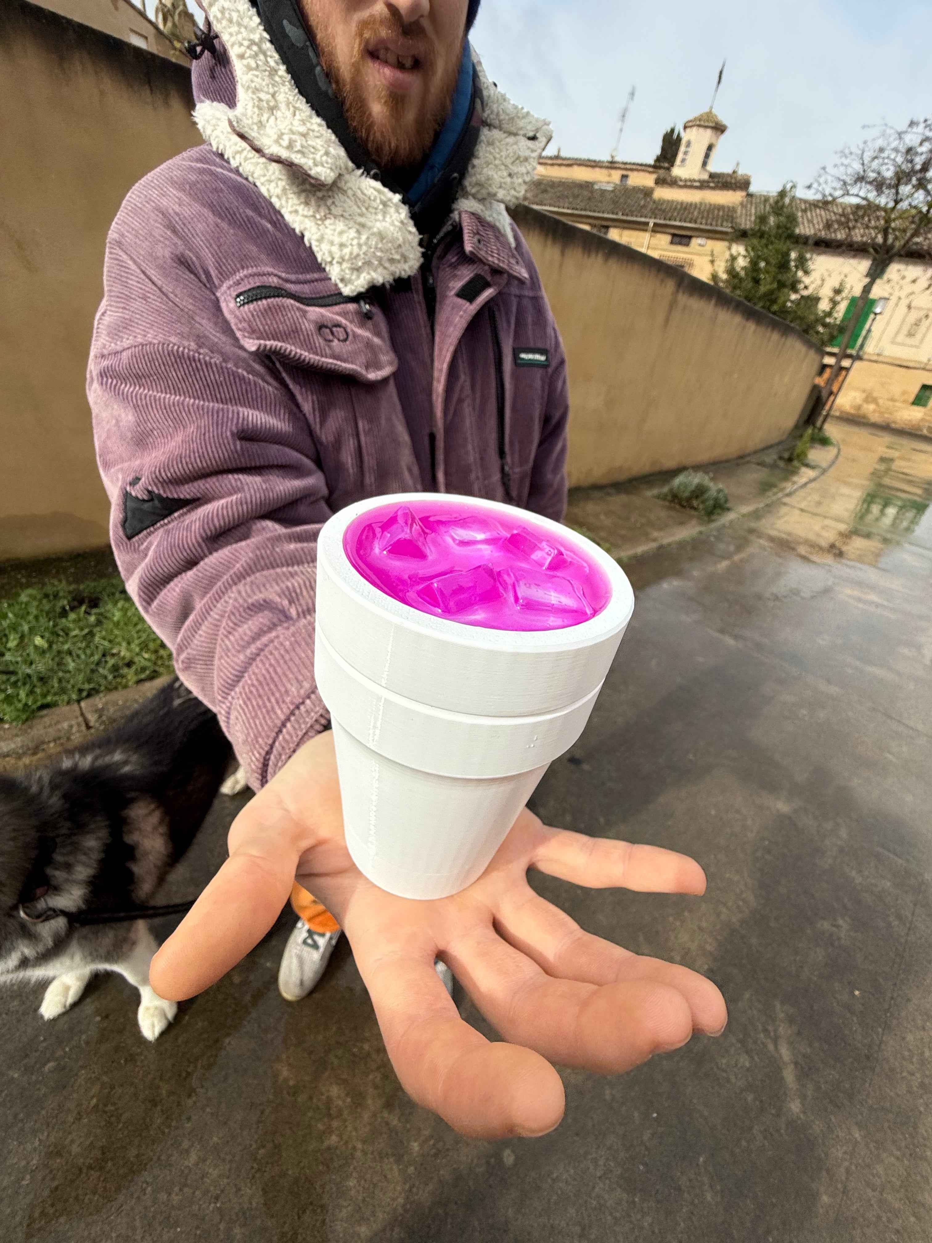 Vaso decorativo con compartimento oculto | Diseño realista