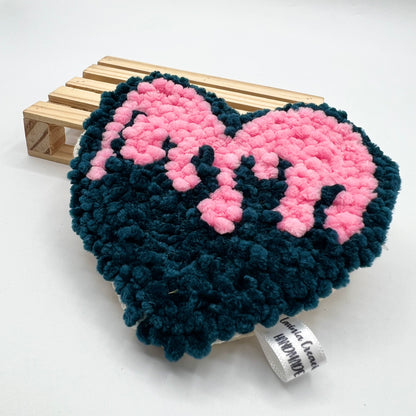 Posavasos punch needle corazón llamas azul - Shikworks