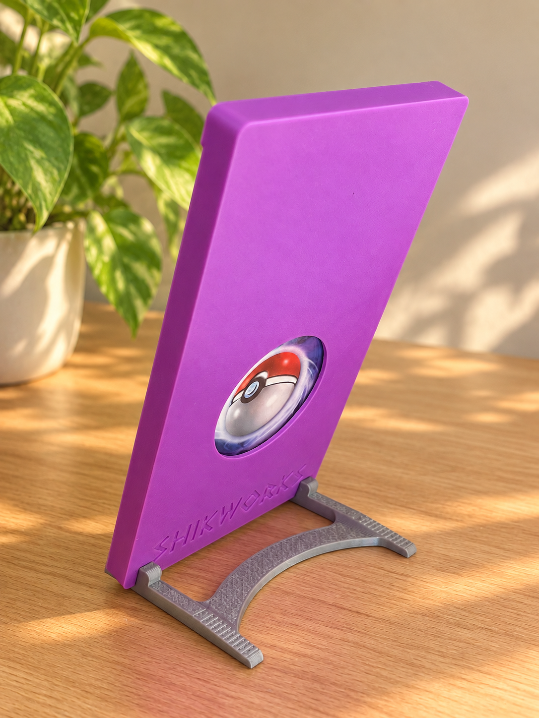 Soporte para Cartas Pokémon TCG con Diseño de Pokédex